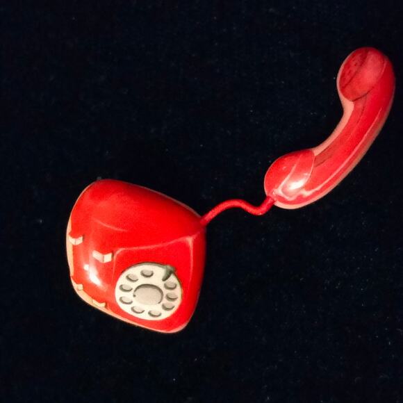 Standing Ovations Red Telephone of the Hook Vintage 80s Dangle Earrings - Picture 9 of 14